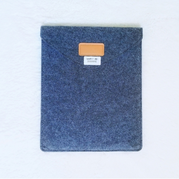 💮3/$20💮 Felt iPad 9.7" Protective Sleeve Cover - Picture 2 of 4